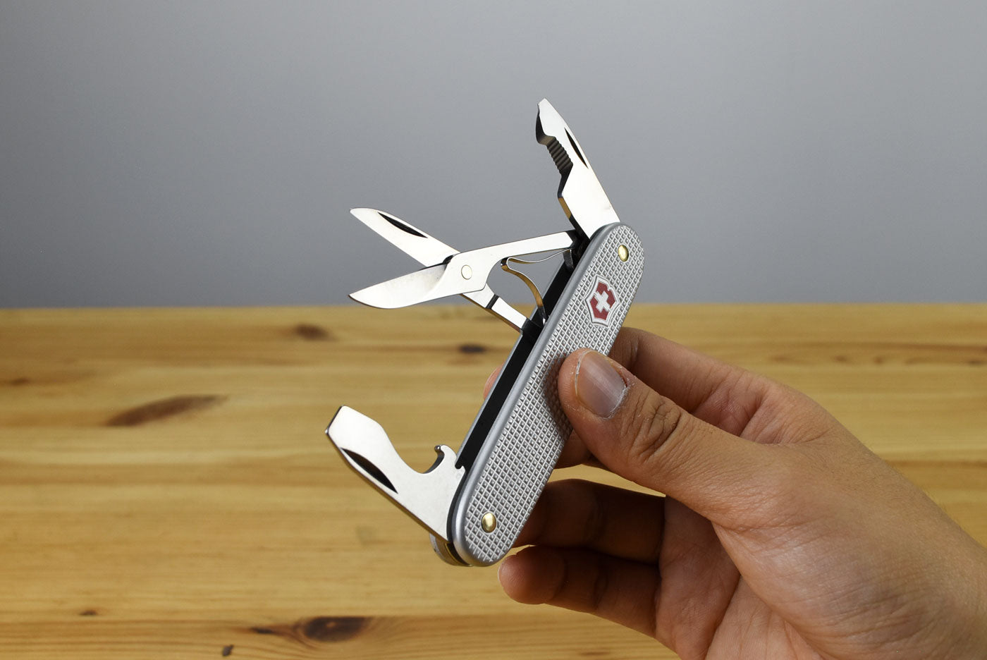 Victorinox Companion Slim Alox Multitool Pocket Knife 0.8170.26 (Silver)