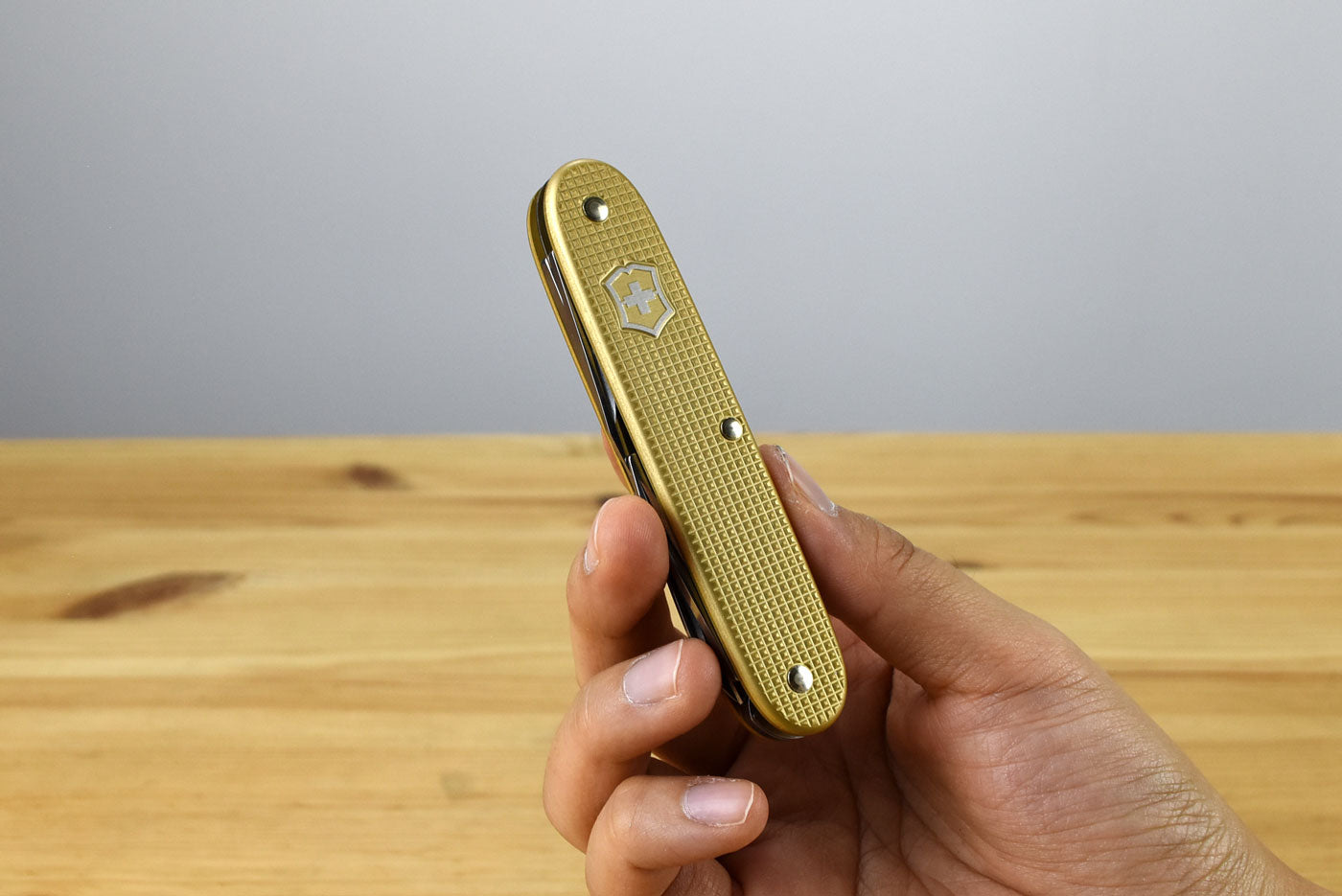 Victorinox Companion Slim Alox Multitool Pocket Knife 0.8170.28 (Gold)