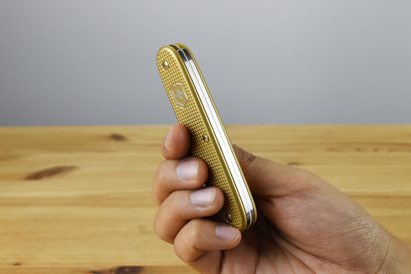 Victorinox Companion Slim Alox Multitool Pocket Knife 0.8170.28 (Gold)