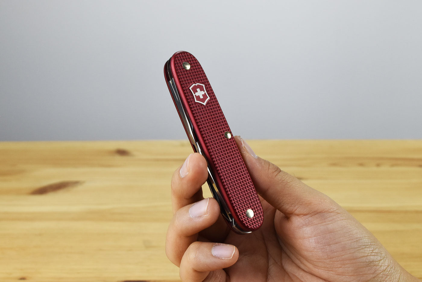 Victorinox Companion Slim Alox Multitool Pocket Knife 0.8170.20 (Red)