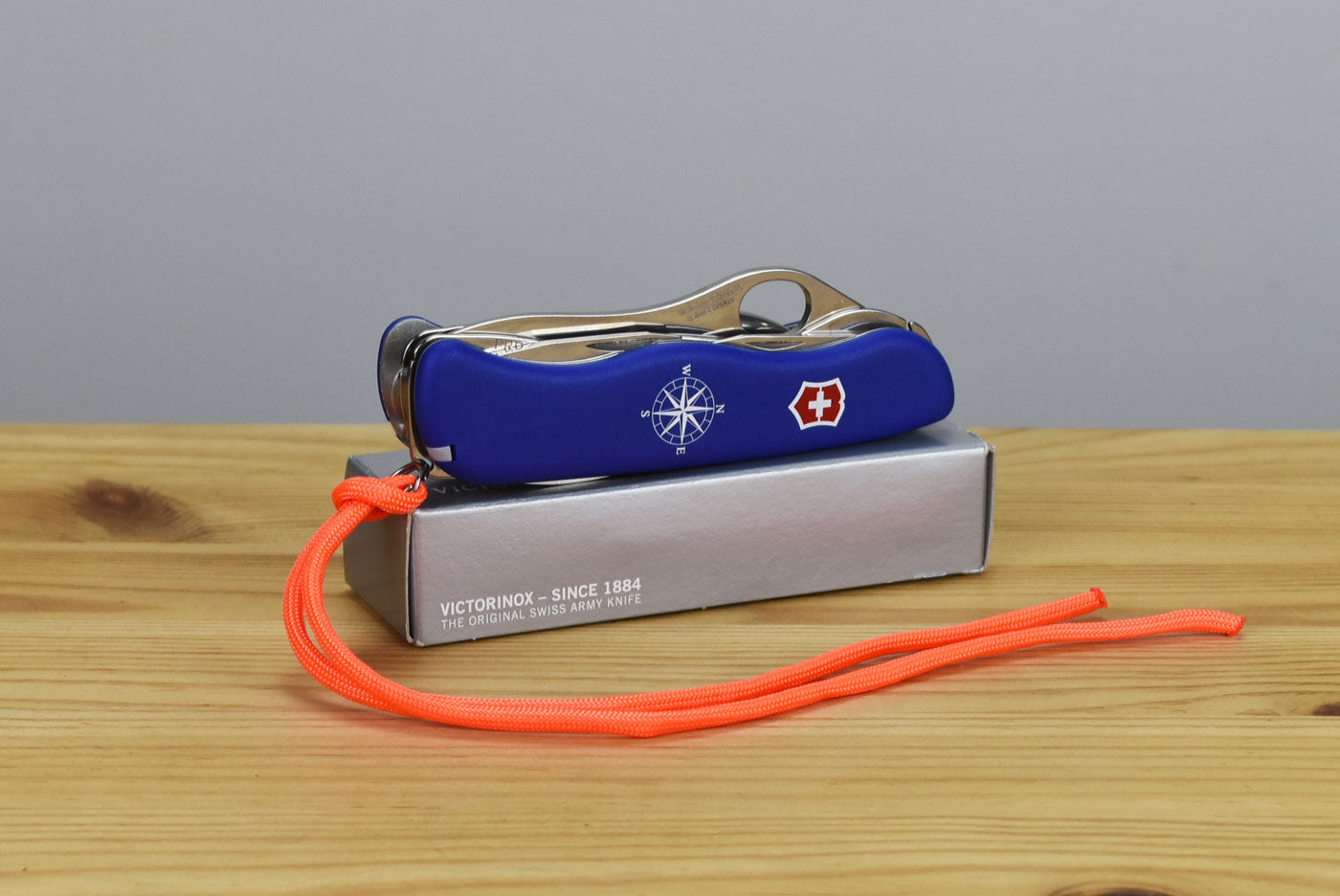 Victorinox Skipper Pro Multitool Pocket Knife 0.8503.2MW (Blue)