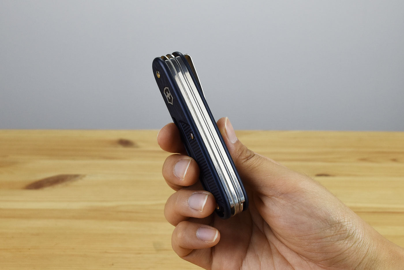 Victorinox Synergy X Alox Multitool Pocket Knife 0.8226.22 (Dark Blue)