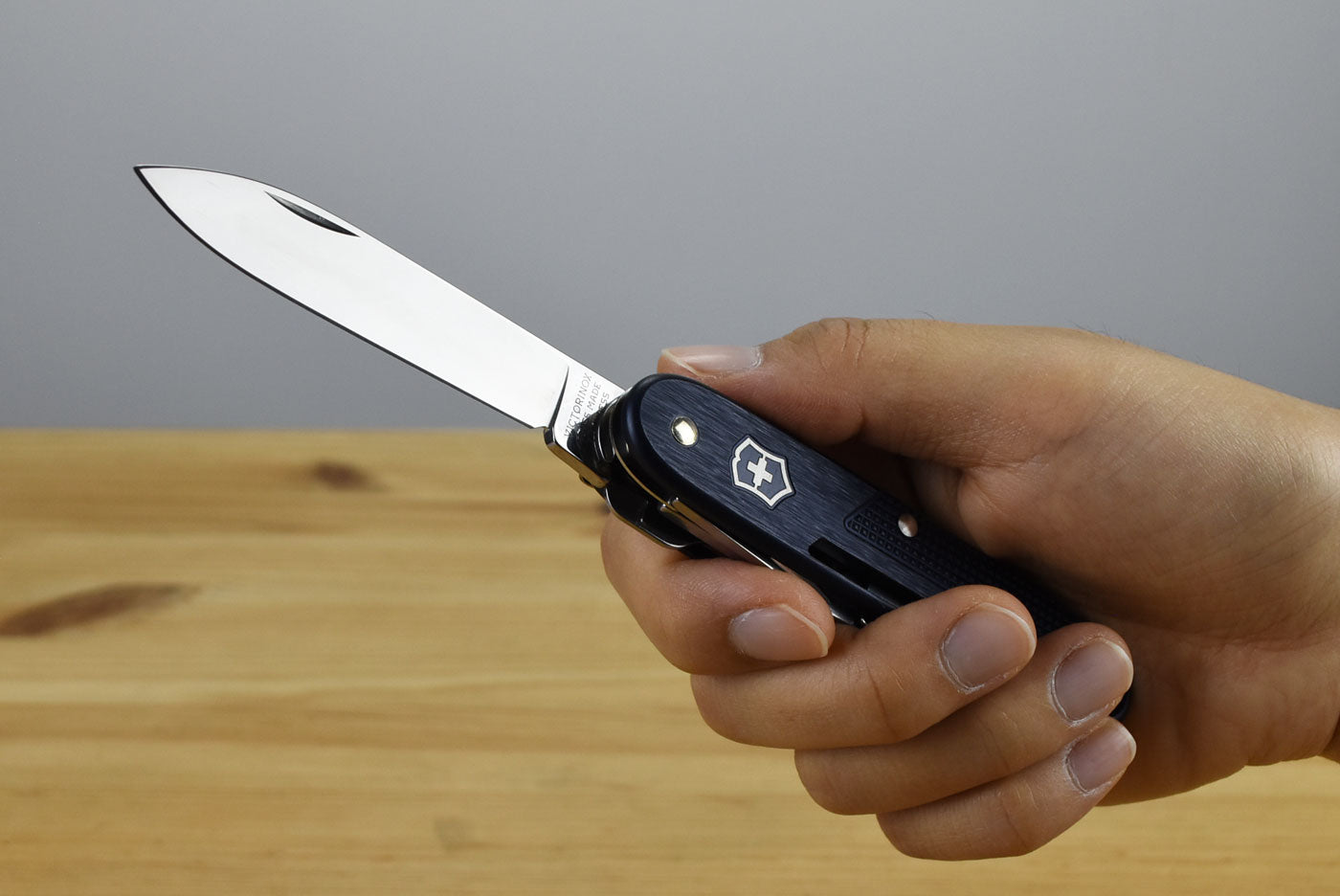 Victorinox Synergy X Alox Multitool Pocket Knife 0.8226.22 (Dark Blue)