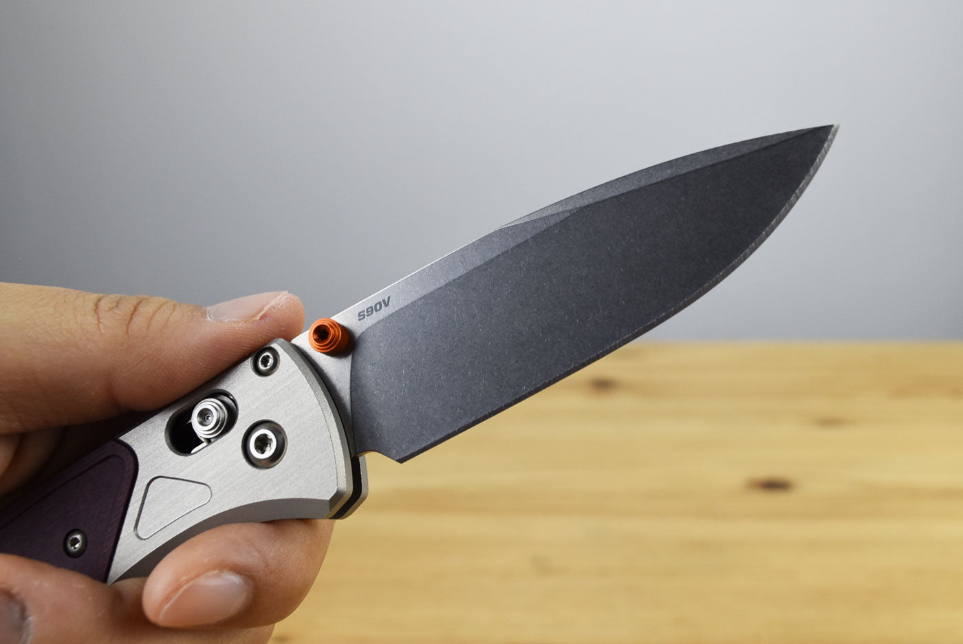 Benchmade 535-09 Bugout Folding Knife (Gray Aluminum Handle with Redstone Richlite Onlay)