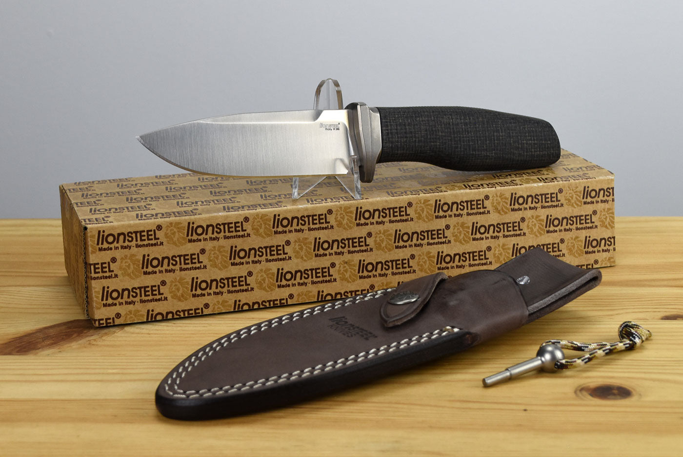 LionSteel Acha (Black Burlap Handle)