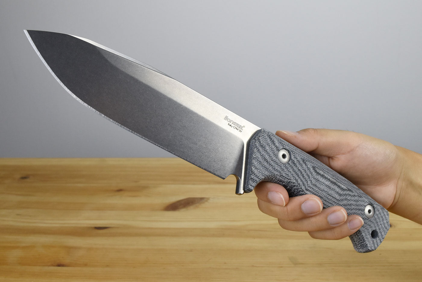 LionSteel T6 (Black Micarta Handle)