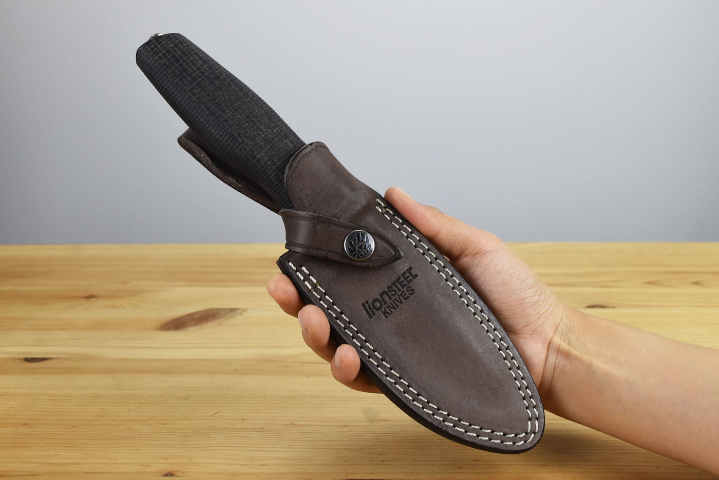 LionSteel Acha (Black Burlap Handle)