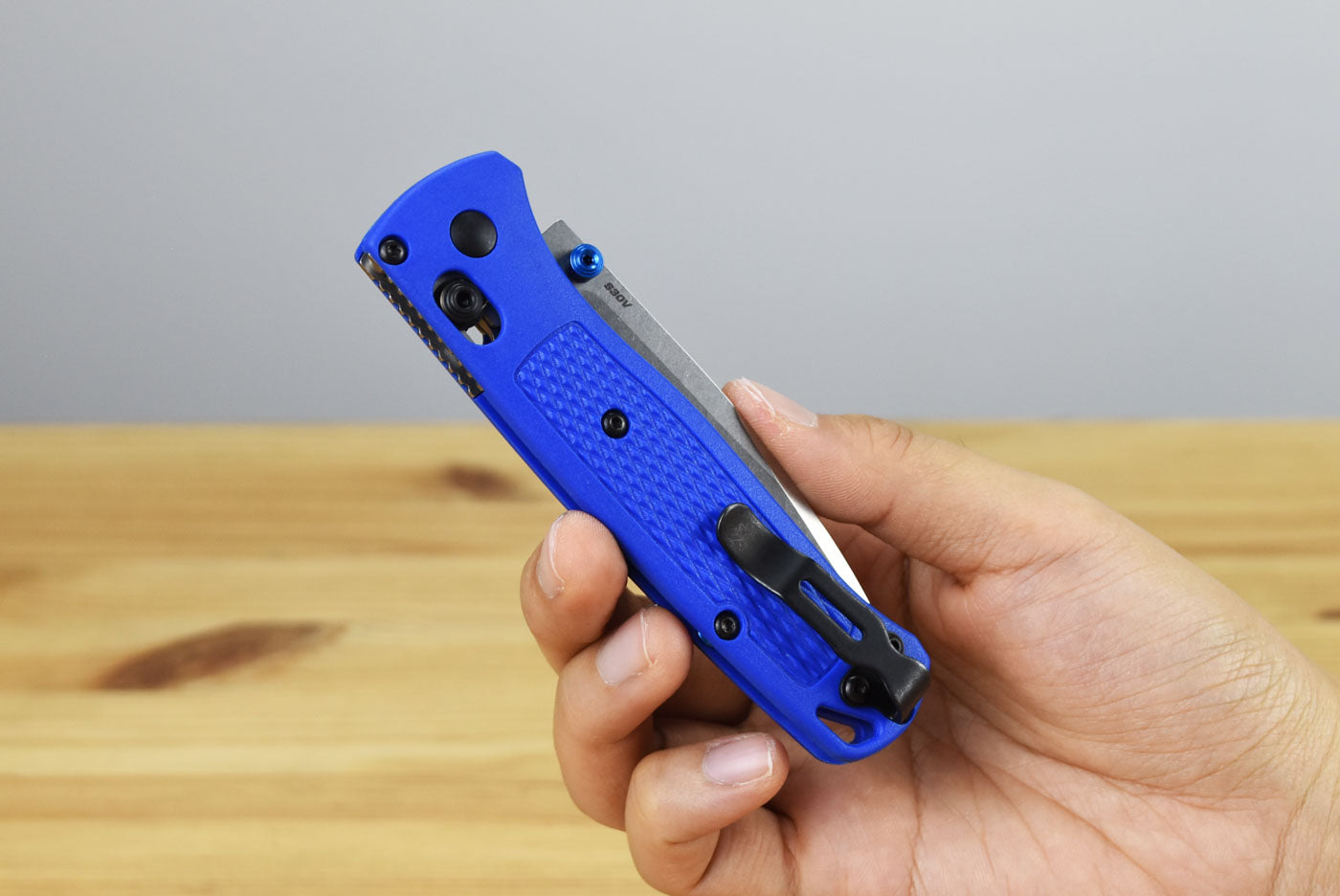 Benchmade 535 Bugout Folding Knife (Blue Grivory Handle)