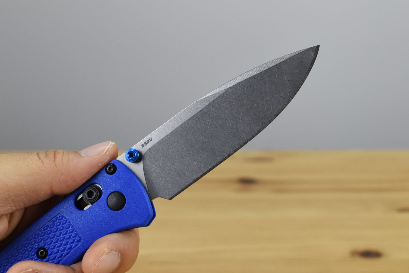 Benchmade 535 Bugout Folding Knife (Blue Grivory Handle)
