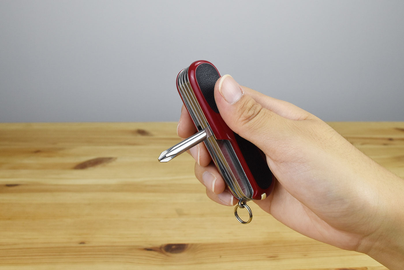 Victorinox Evolution 18 Grip Multitool 2.4913.C