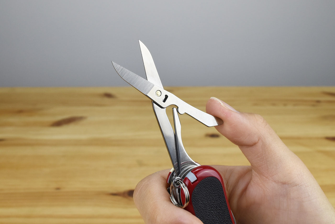 Victorinox Evolution 18 Grip Multitool 2.4913.C