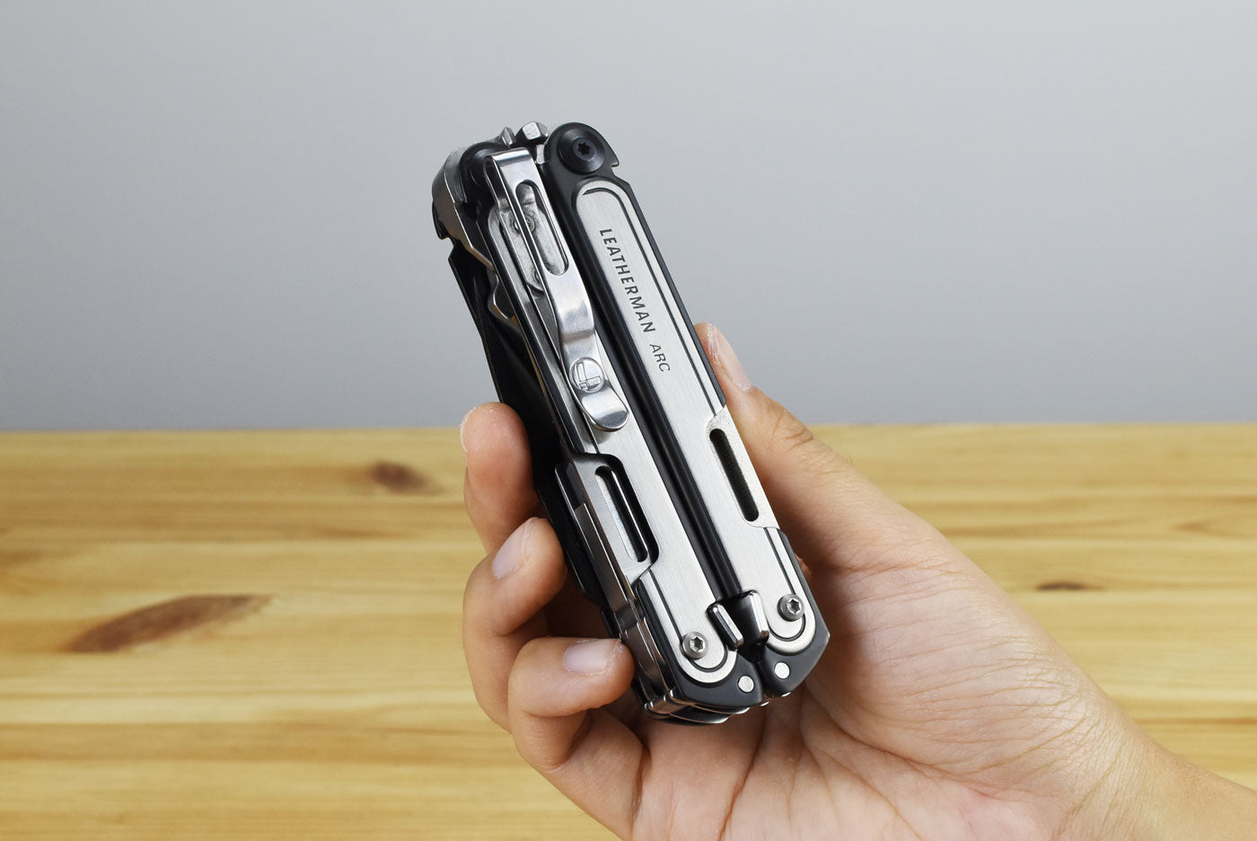Leatherman ARC Multitool (Silver/Black Steel Handle)