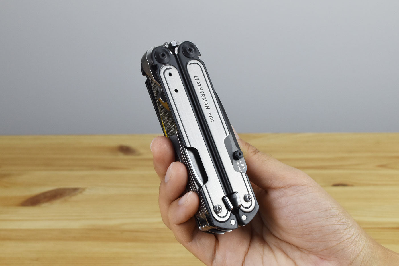 Leatherman ARC Multitool (Silver/Black Steel Handle)