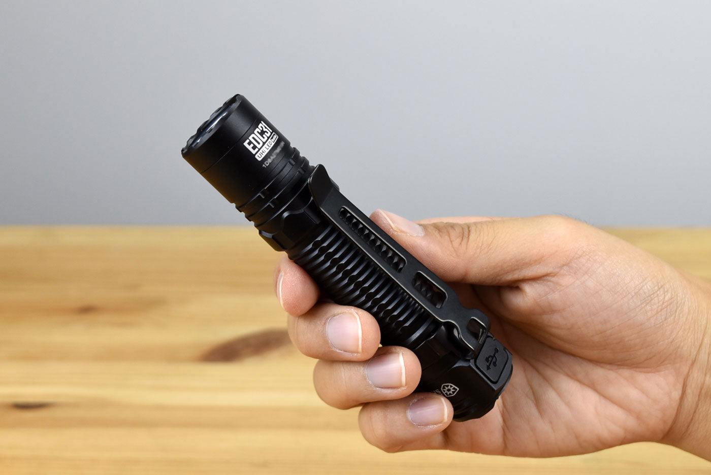 Nitecore EDC31 Tactical EDC Rechargeable Flashlight (3500 Lumens)