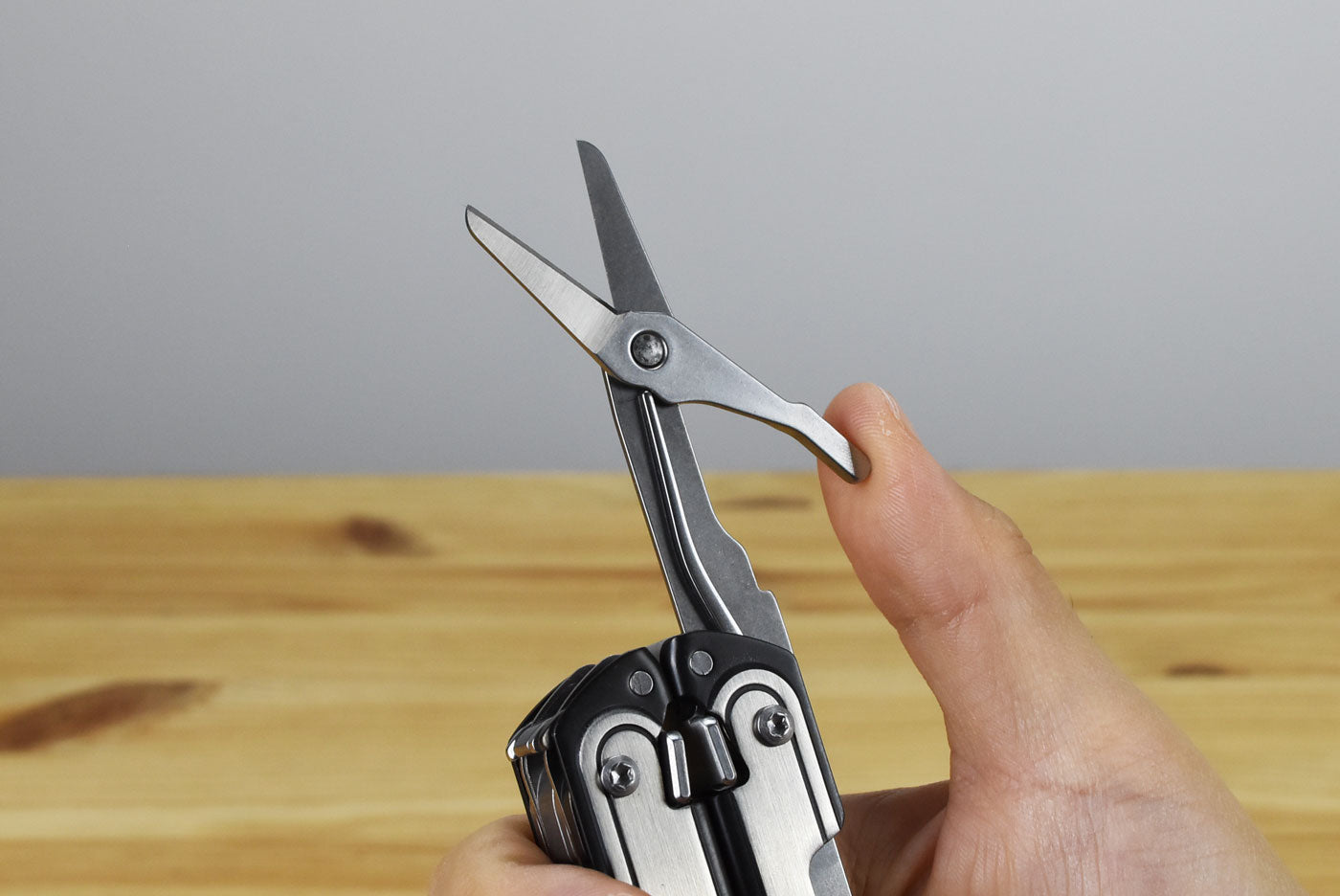 Leatherman ARC Multitool (Silver/Black Steel Handle)
