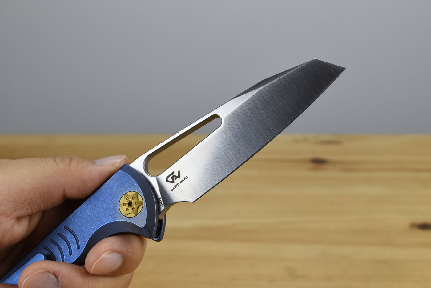 Vosteed A2502 Gavko Leopard M390