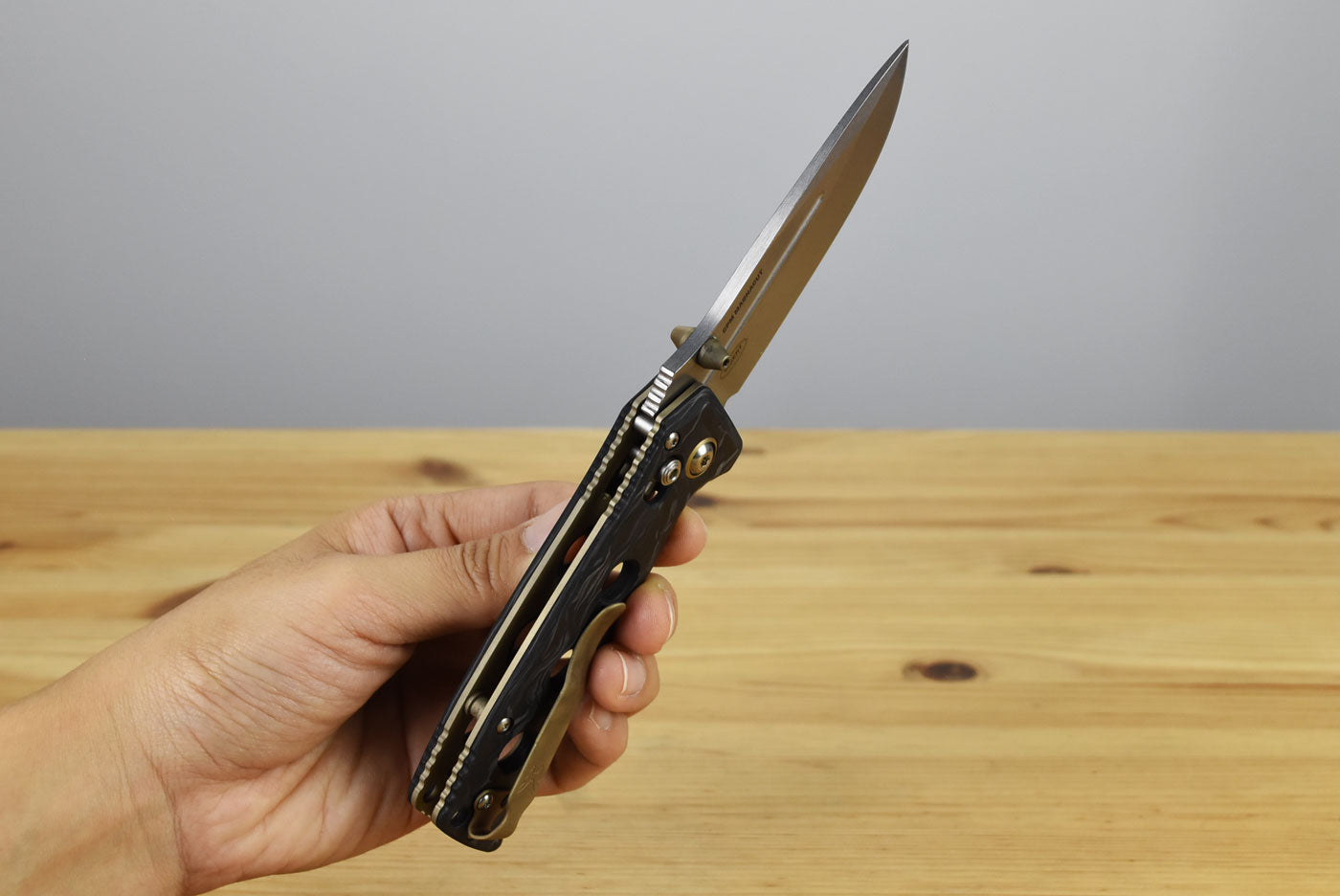 Benchmade 273-03 Mini Adamas Folding Knife (Marbled Carbon Fiber Handle)