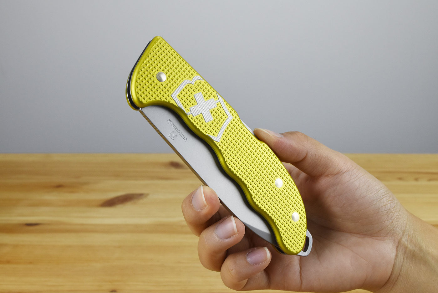 Victorinox Hunter Pro Alox Electric Yellow Back Lock Folding Knife 0.9415.L23 (Limited Edition 2023)