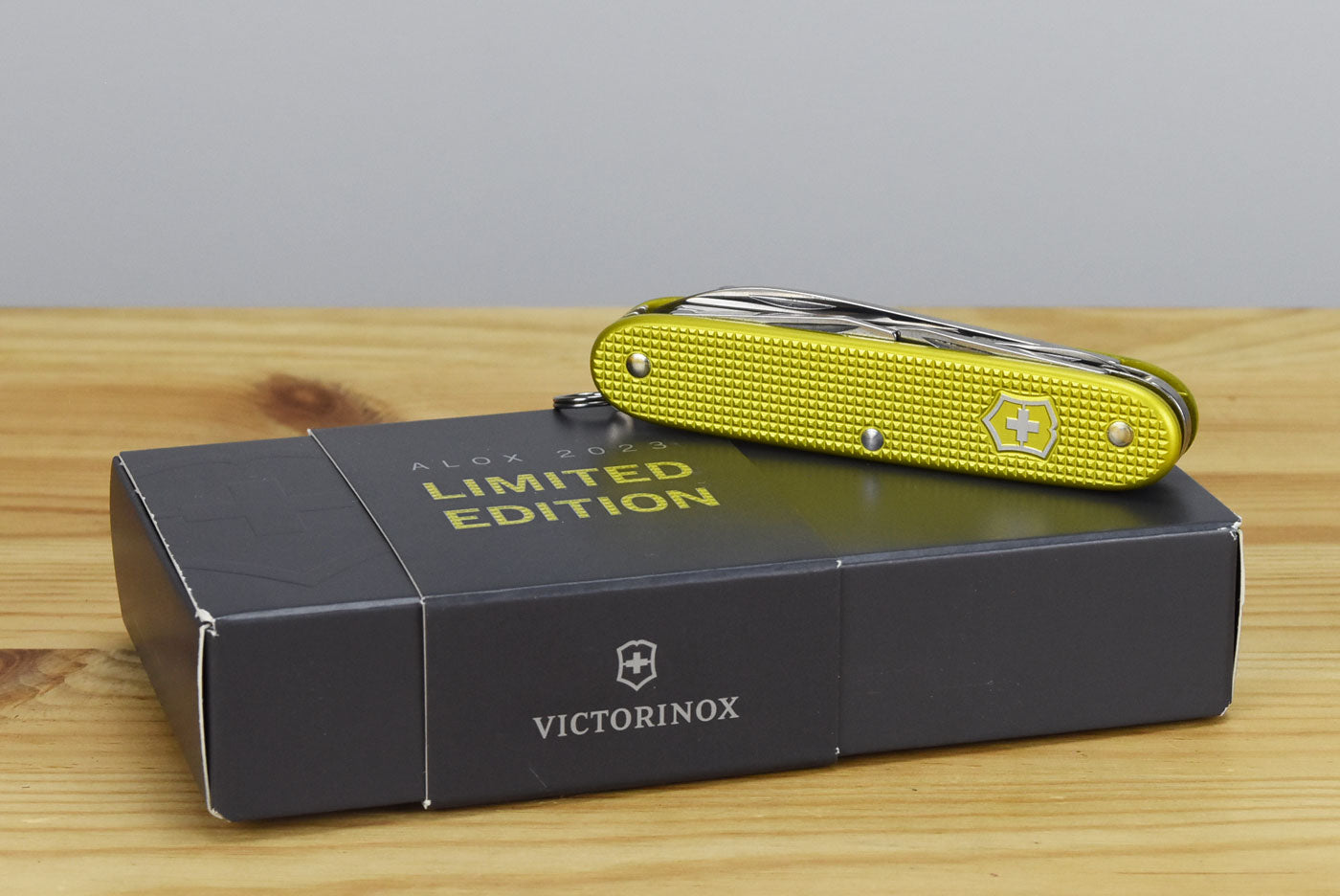 Victorinox Pioneer X Alox Multitool Pocket Knife 0.8231.L23 (Limited Edition 2023)