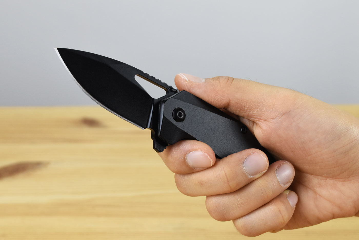 MTech A2040BK Linerlock Assisted Folding Blade (Black Anodized Aluminum Handle)