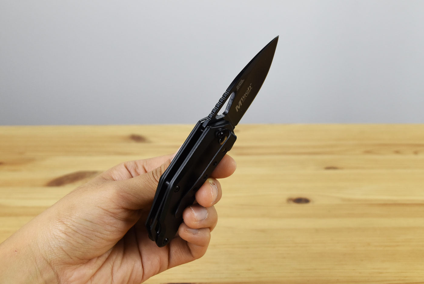 MTech A2040BK Linerlock Assisted Folding Blade (Black Anodized Aluminum Handle)