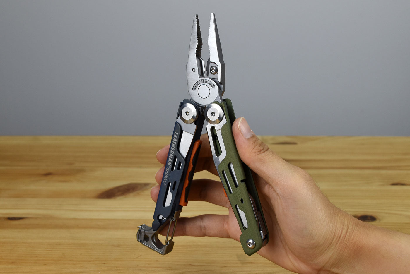 Leatherman Signal Multitool (Tundrascape)