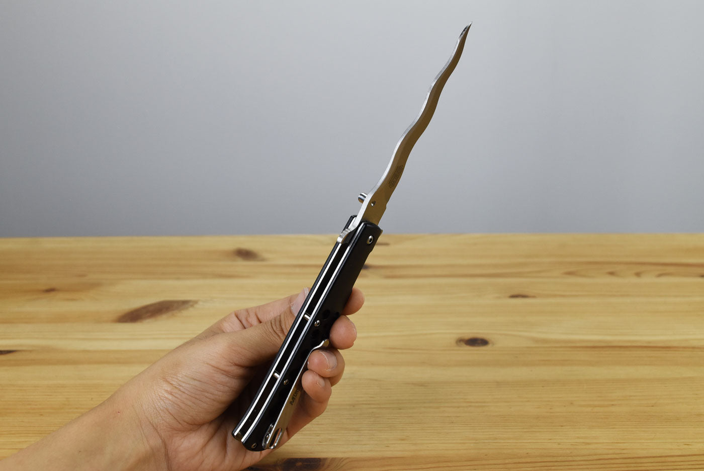 MTech A2042WB Linerlock Assisted Folding Blade (Black Anodized Aluminum Handle)