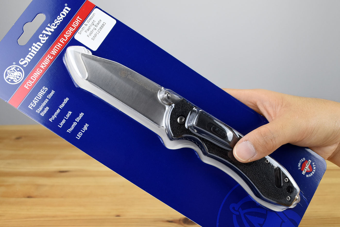 Smith & Wesson Flashlight Folding Blade