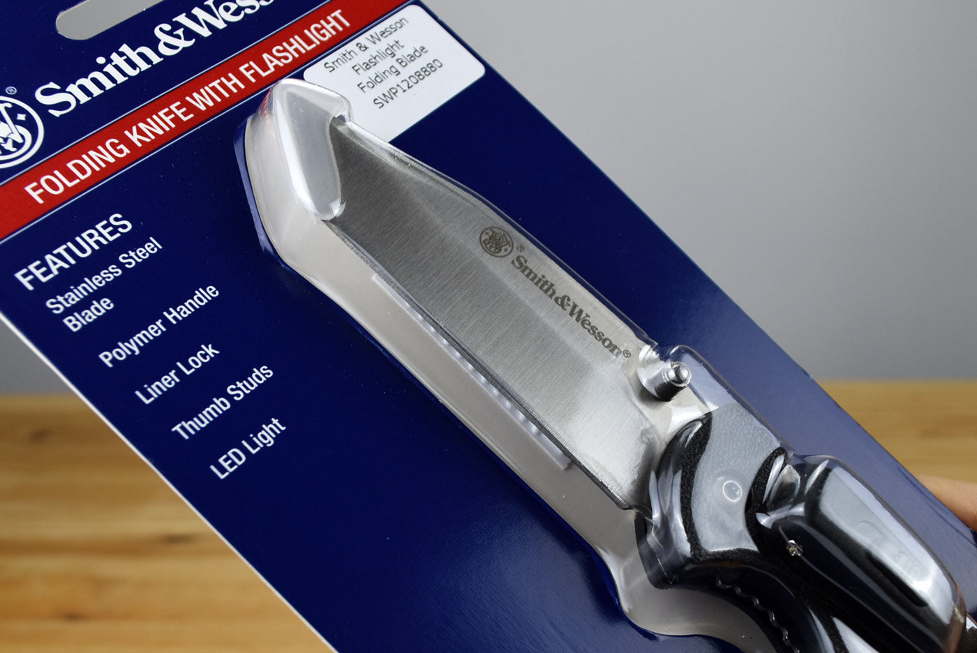 Smith & Wesson Flashlight Folding Blade