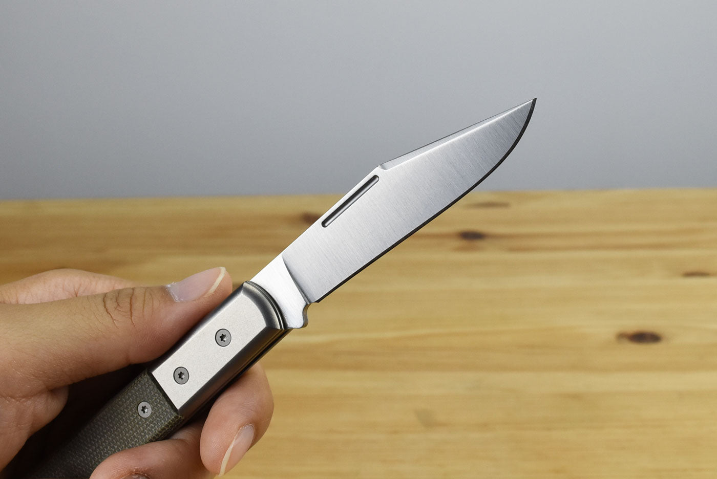 LionSteel Barlow Shuffler (Green Canvas Handle)