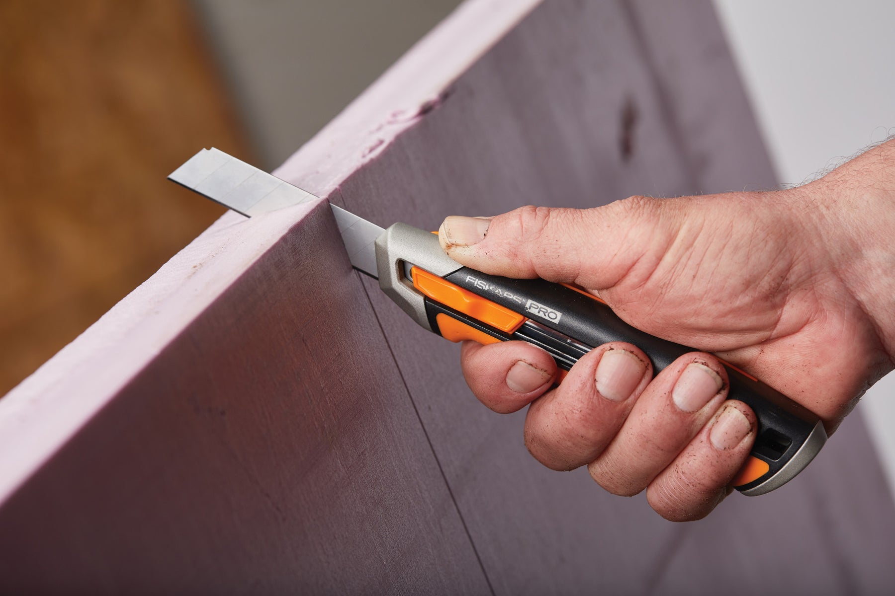 Fiskars CarbonMax Snap-off Knife 18mm - Thomas Tools