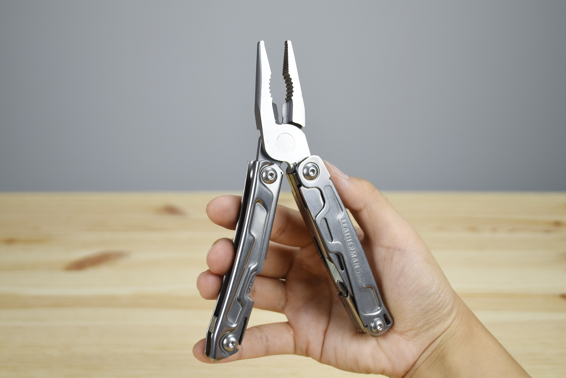 Leatherman REV - Thomas Tools