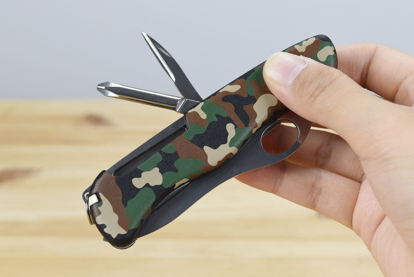 Victorinox Trailmaster Multitool Pocket Knife 0.8463.MW94 (Camouflage)