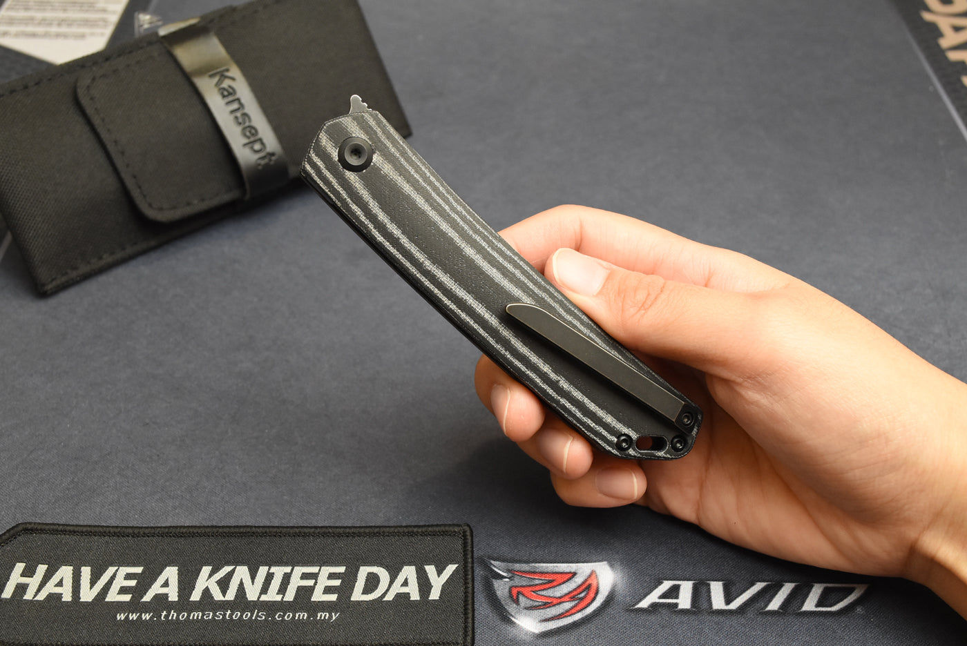 Kansept T1019C4 Hazakura Black and White Micarta