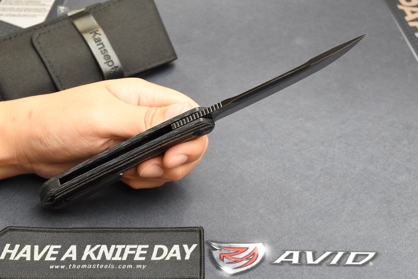 Kansept T1019C4 Hazakura Black and White Micarta
