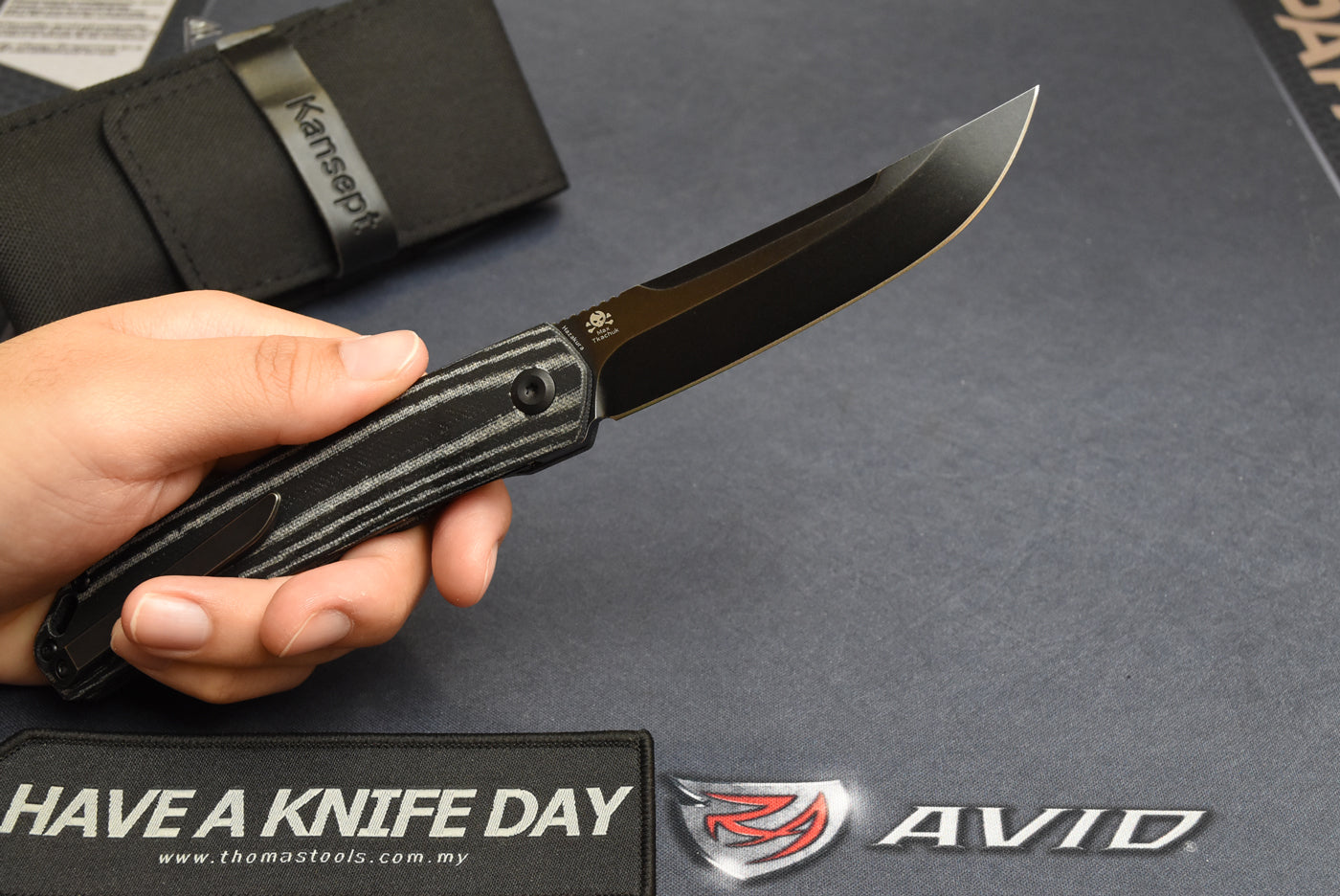 Kansept T1019C4 Hazakura Black and White Micarta