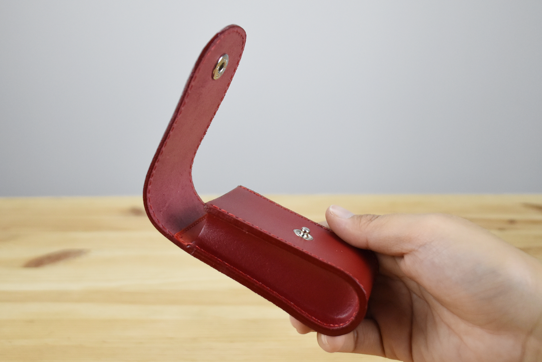 Victorinox Leather Belt Pouch 4.0521.1 (Red) (5-8 Layers)