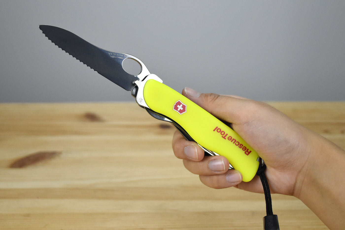 Victorinox RescueTool Multitool Pocket Knife 0.8623.MWN (Phosphorescent Yellow)