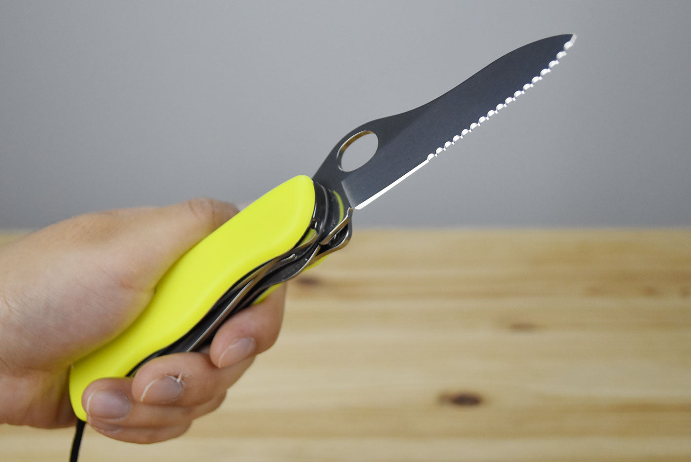 Victorinox RescueTool Multitool Pocket Knife 0.8623.MWN (Phosphorescent Yellow)