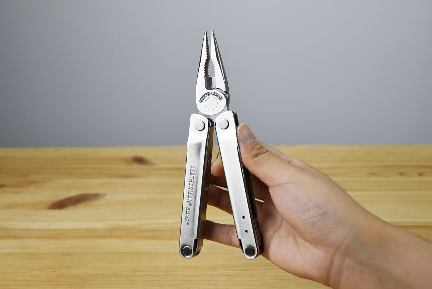 Leatherman Bond Multitool (Stainless Steel Handle)