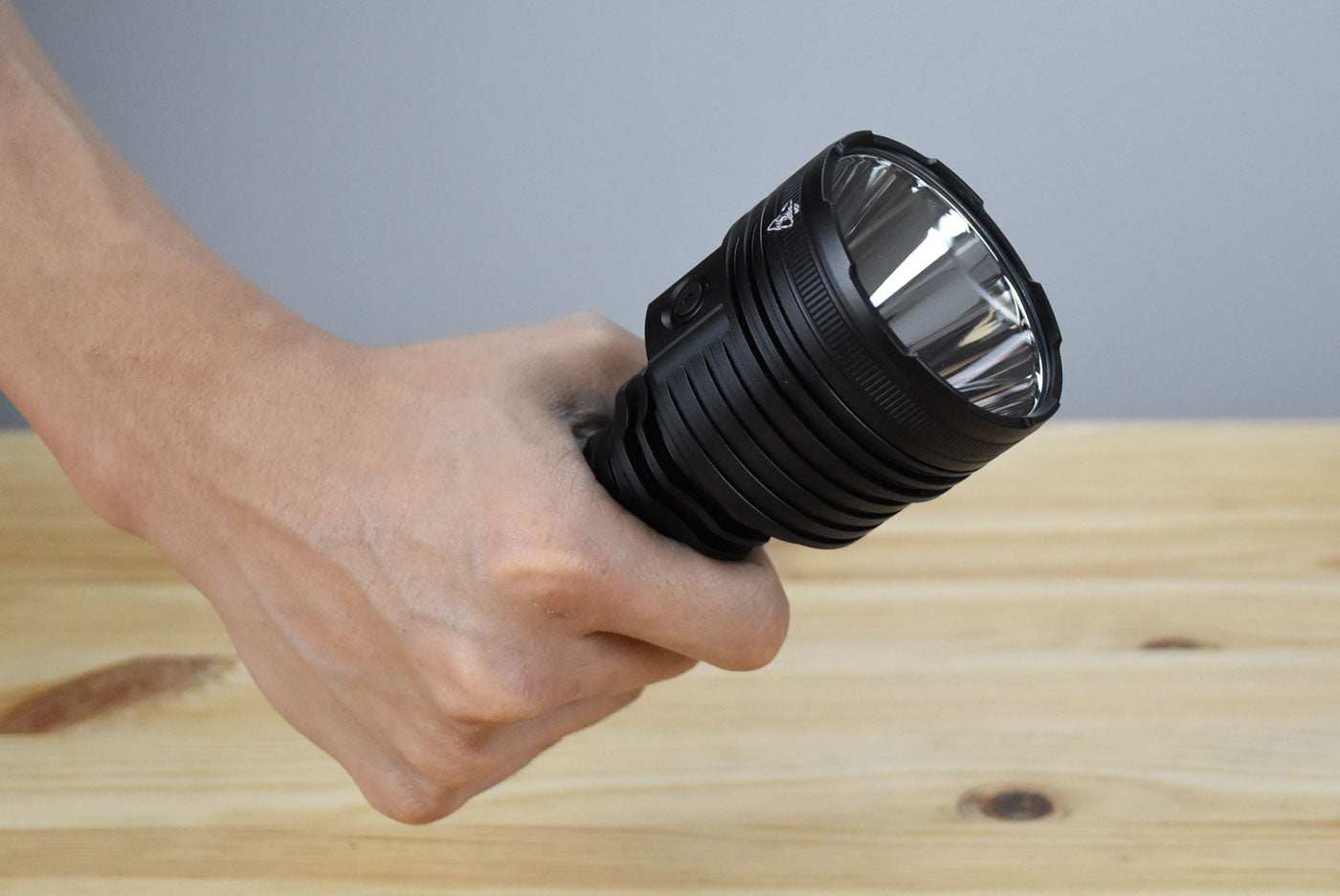 Nitecore P30i Rechargeable LED Flashlight (2000 Lumens)