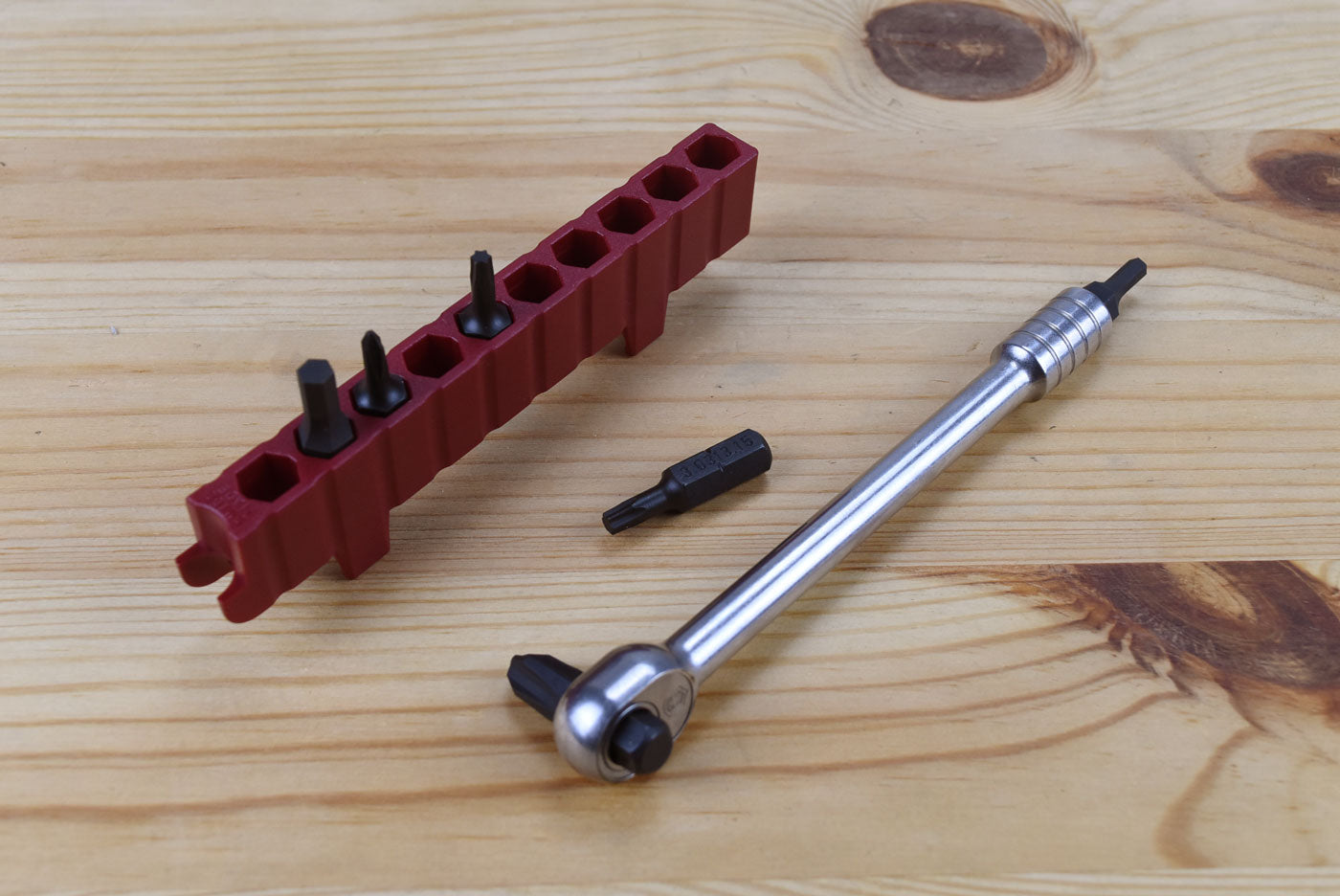 Victorinox Accessory Ratchet Bit Case and 6 Bits 3.0306