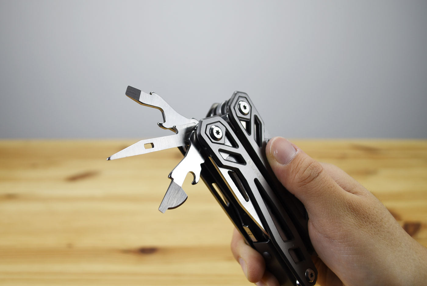 Bibury Plier Multitool (21-in-1) Titanium Finish