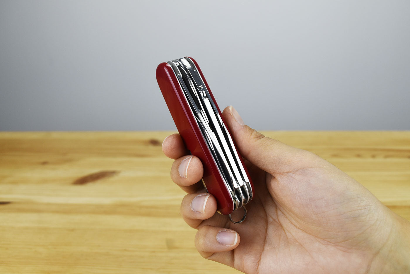 Victorinox Deluxe Tinker Multitool Pocket Knife 1.4723 (Red)