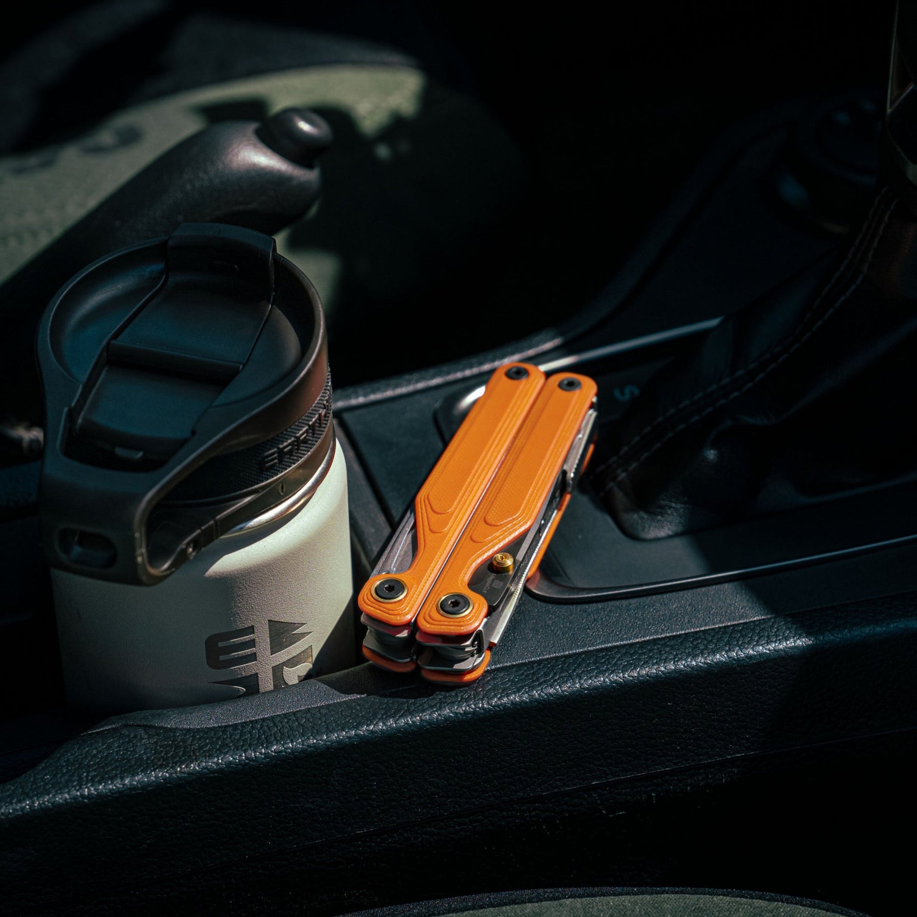 Leatherman Wave® Alpha Multitool (Canyonland Orange G10 Handle)