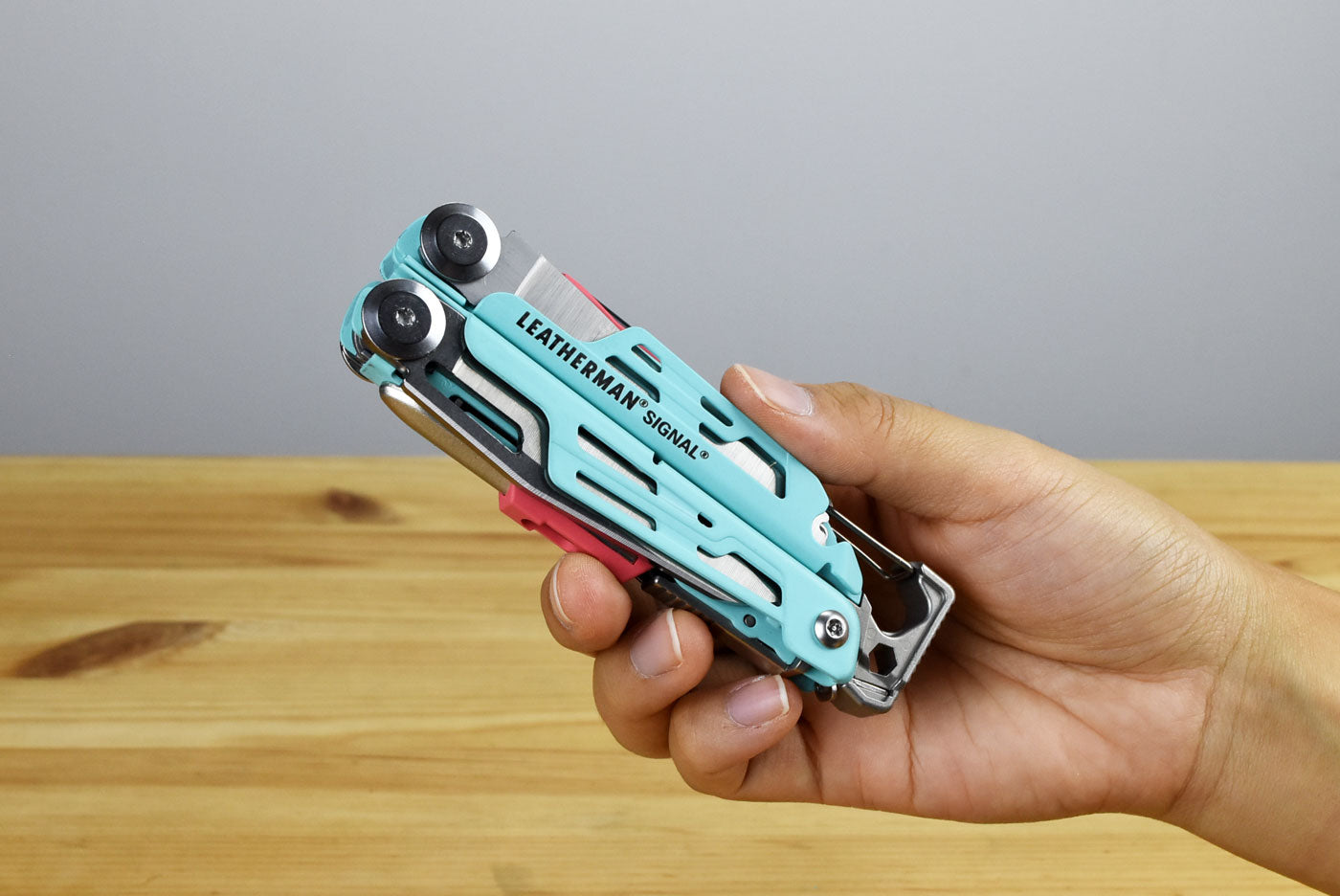 Leatherman Signal Multitool (Aqua/Silver)