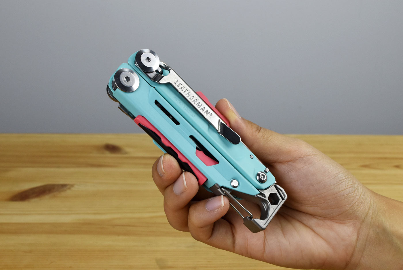 Leatherman Signal Multitool (Aqua/Silver)