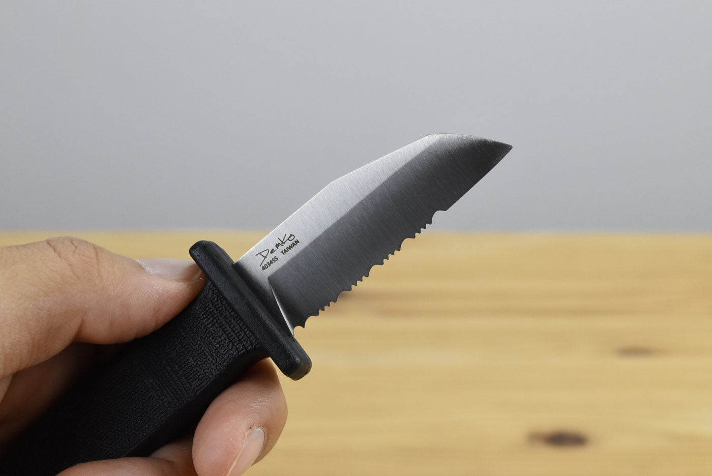 Demko Armiger 2 Fixed Blade (Shark Foot Serrated)