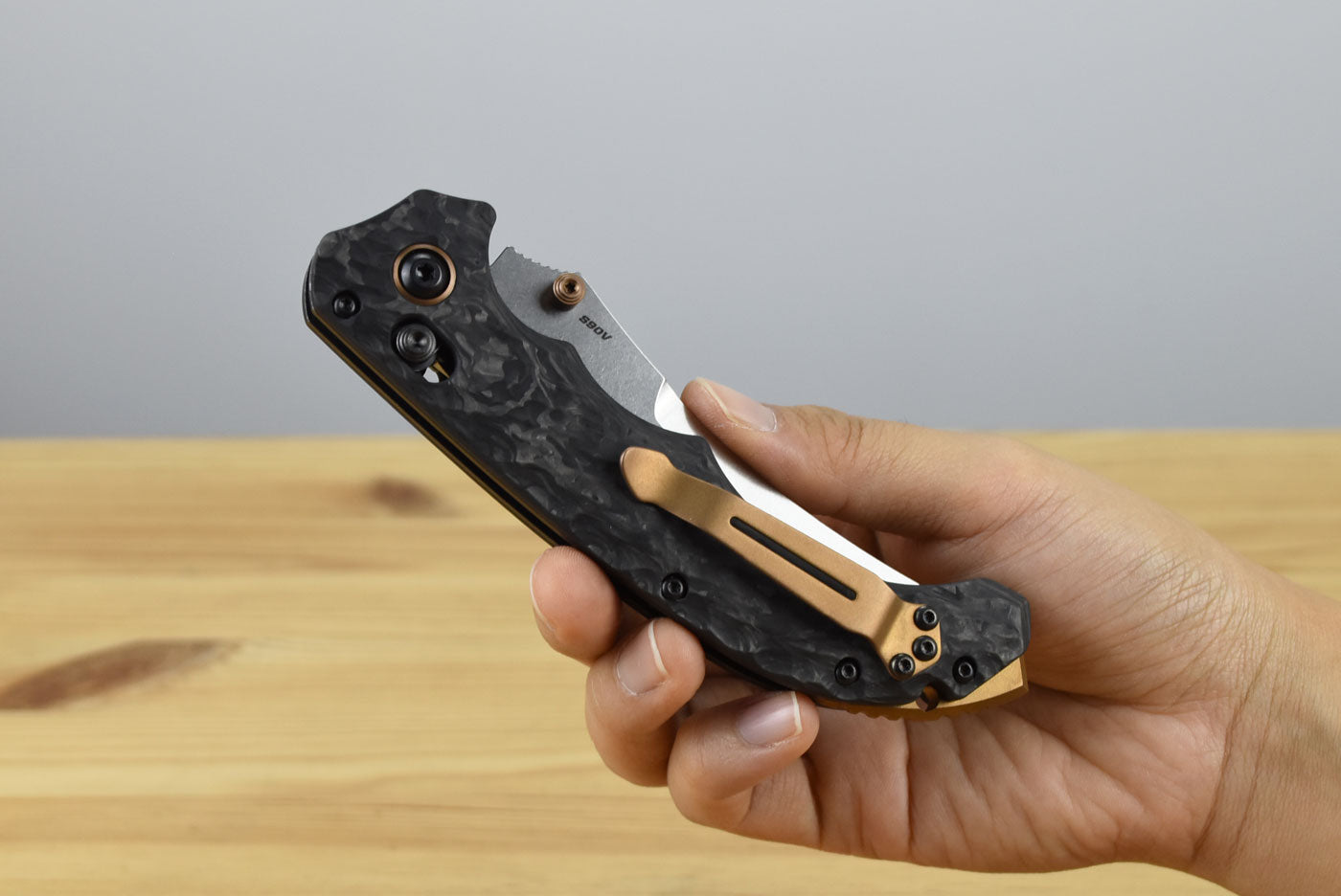 Benchmade 865-02 Mini Bedlam Folding Knife (Marbled Carbon Fiber Handle)