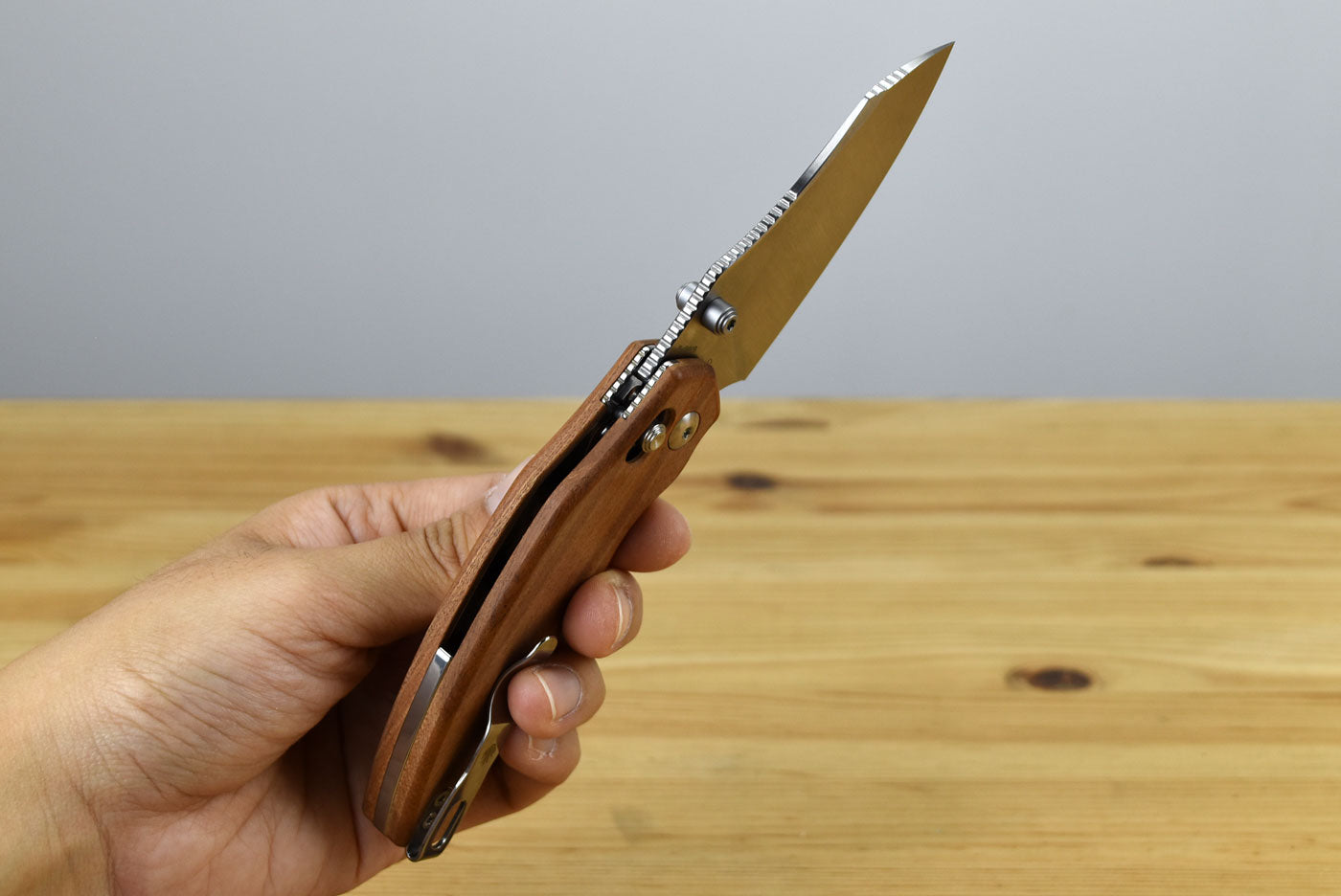 Kizer V3672A2 Bulldog Nitro-V